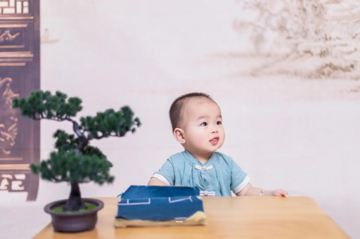 嘉峪关宝宝摔到头第五天吐了 嘉峪关宝宝摔到头第五天吐了